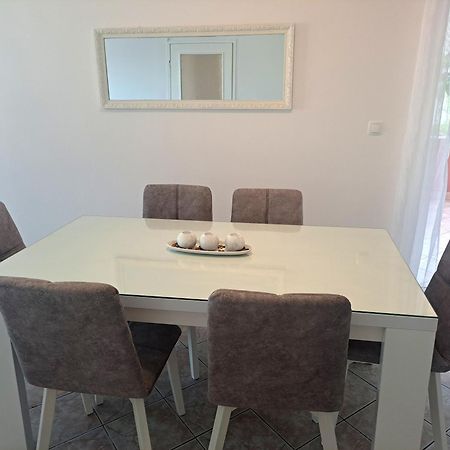 Lifestyle Apartment Подстрана Екстер'єр фото