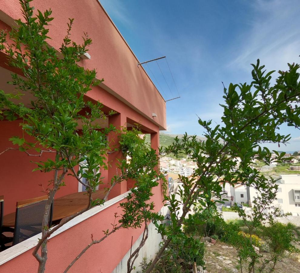 Lifestyle Apartment Подстрана Екстер'єр фото
