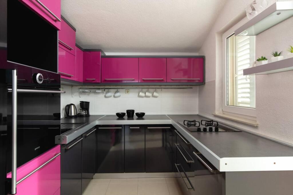 Lifestyle Apartment Подстрана Екстер'єр фото
